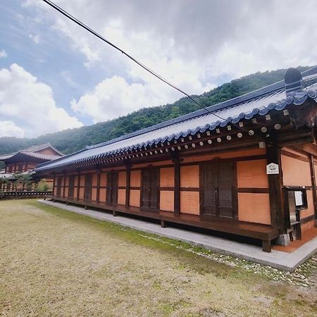 Yeongwol Hwanggung Hanok Pension Eksteriør billede