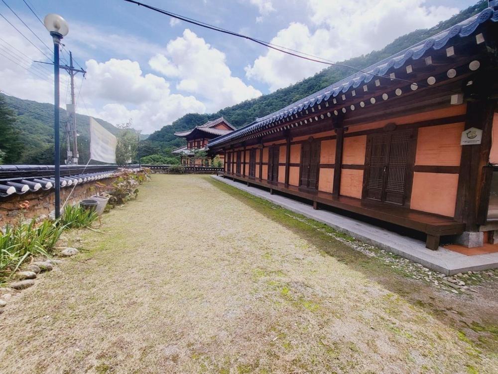 Yeongwol Hwanggung Hanok Pension Eksteriør billede